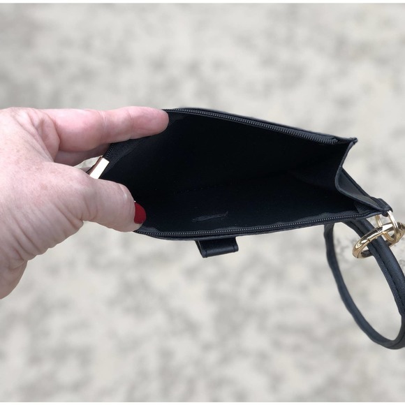 Bangle Wristlet - Black - Picture 7 of 8